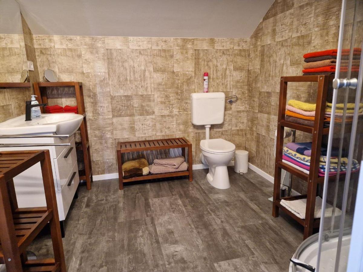 Appartement Andrea Galambok Luaran gambar