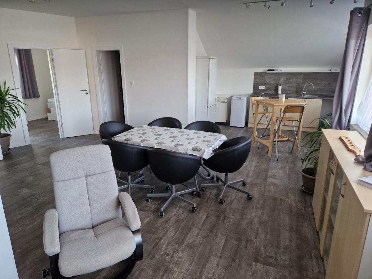 Appartement Andrea Galambok Luaran gambar